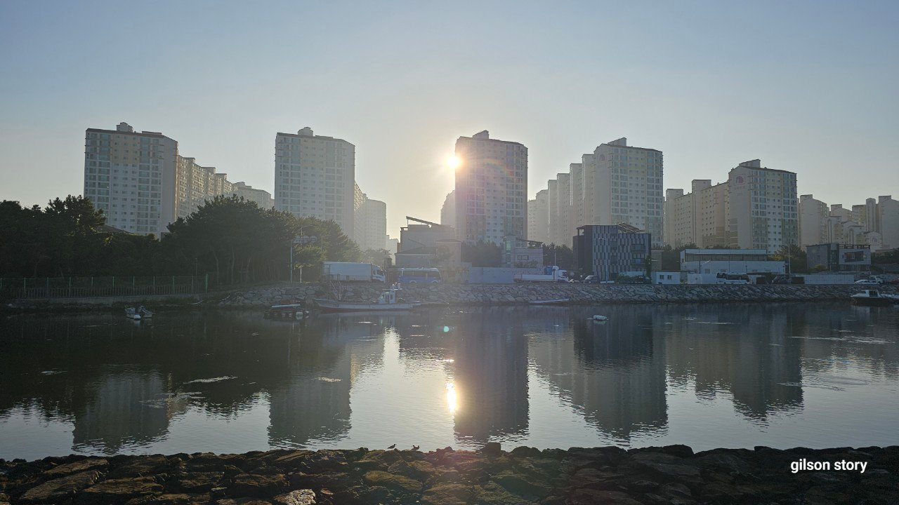 Sinho Port, the finish point of Gamnaetgil Course 5-1 walking trail in Busan