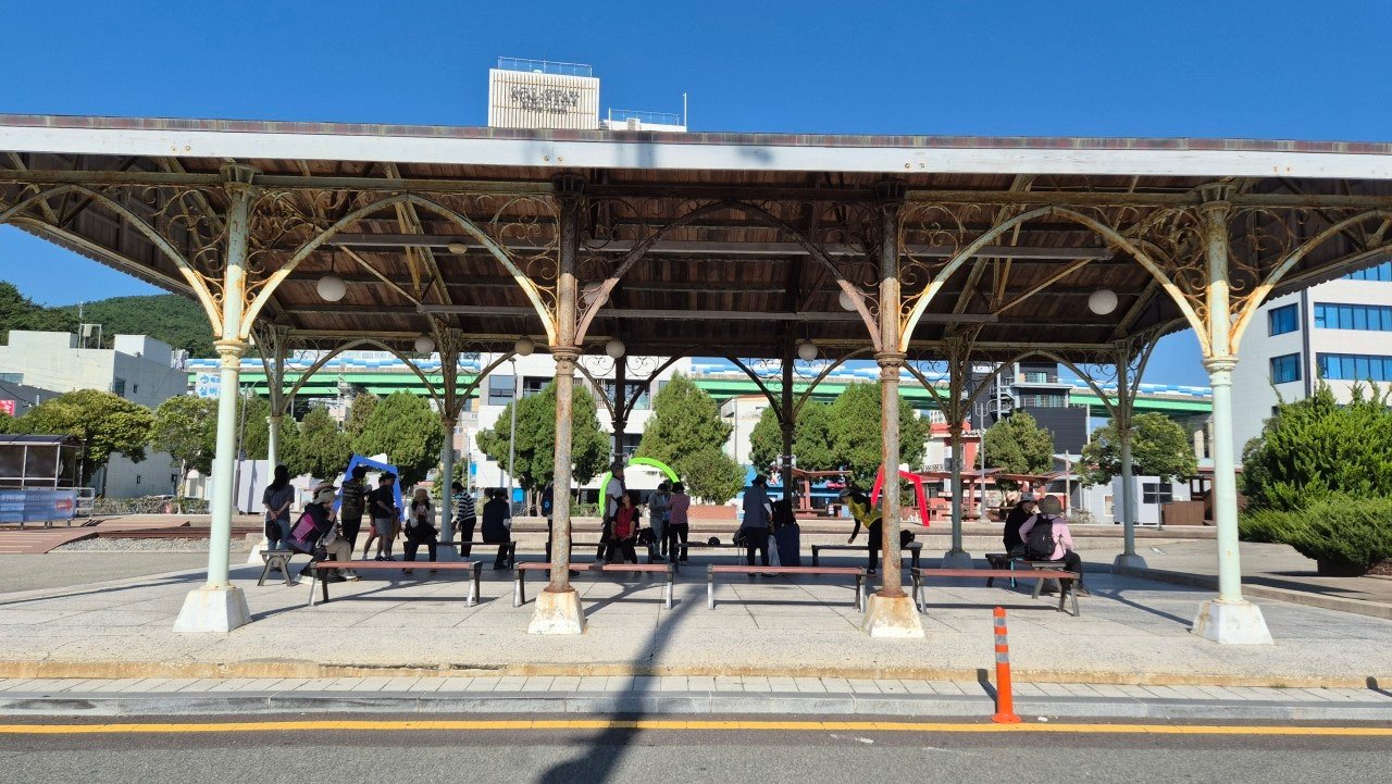 Historic outdoor waiting hall at old Songjeong Station, Busan, start of Haenuri-gil Course 2